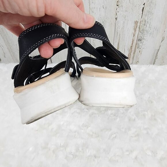 Croft & Barrow Pitch Black Velcro Sport Sandals Size 9.5 - Picture 10 of 10